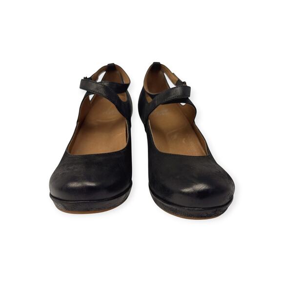 Dansko Minette Pumps | Black | 38 - Picture 5 of 10